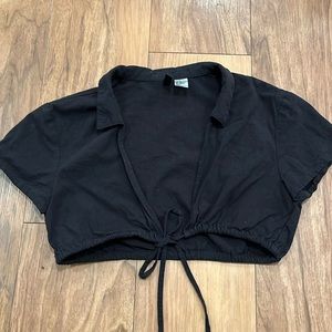 H&M black collar crop top